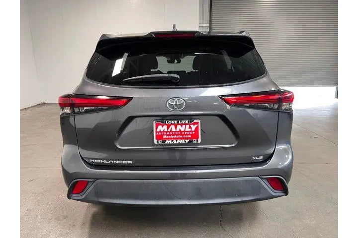 $25941 : Toyota Highlander 2021 XLE 4 image 4