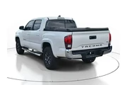 $27991 : Toyota Tacoma 2021 4x2 TRD O thumbnail