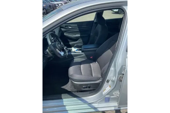 $21897 : Nissan Altima 2024 2.5 SV 4d image 5