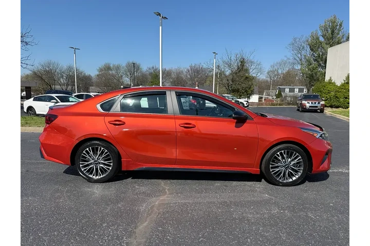 $20222 : Kia Forte 2023 GT-Line 4dr S image 8