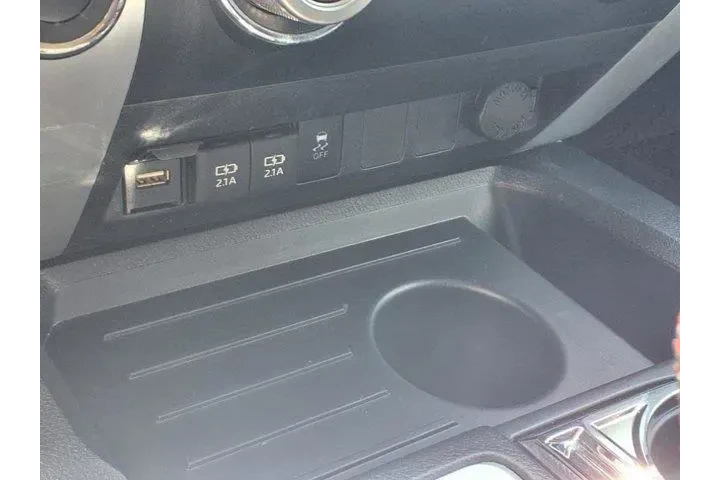 $35998 : Toyota Tundra 2020 4x4 SR5 4 image 10