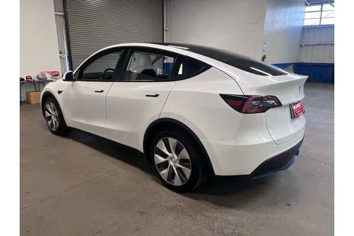 $29978 : Tesla Model Y 2021 AWD Long image 5