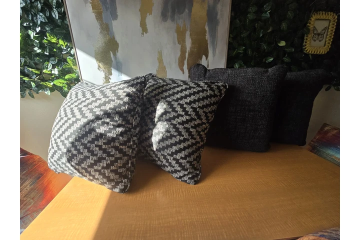 $80 : ALMOHADAS DECORATIVAS image 1