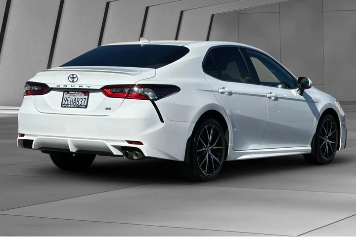 $25000 : Toyota Camry 2023 SE 4dr Sed image 4