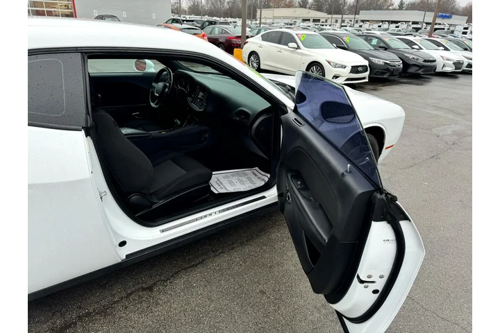 $19980 : 2020 Challenger SXT RWD image 10