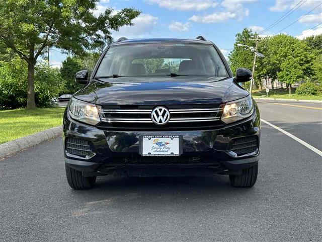 2016 Tiguan S image 2