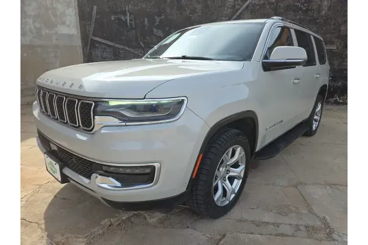 $32990 : Jeep Wagoneer 2022 4x4 Serie image 1