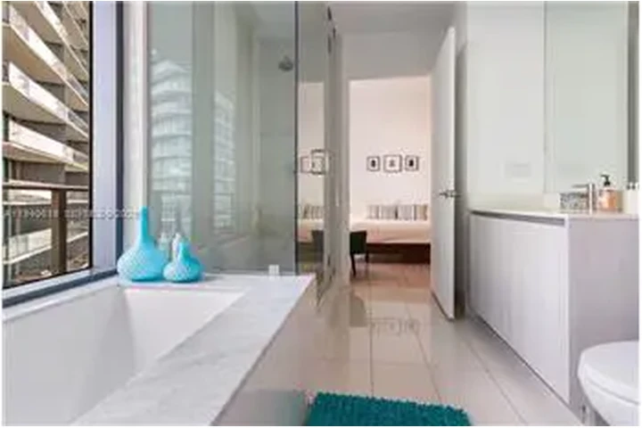 $9000 : Rental property with 3 bedro image 10