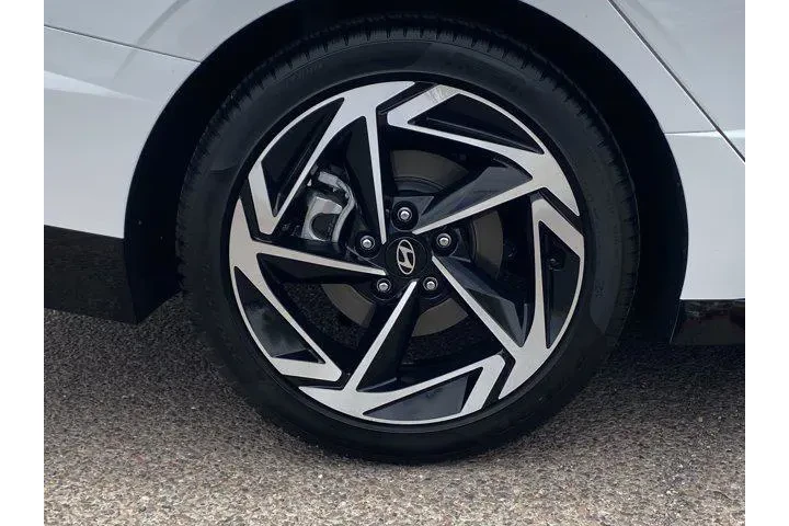 $24481 : Hyundai SONATA 2024 SEL 4dr image 9