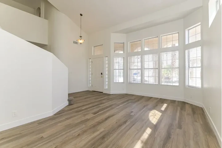 $1680 : 5Bedroom And 3Bathroom image 5