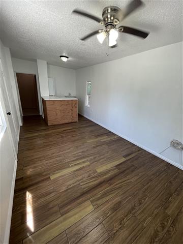 $1500 : Estudio for rent en Compton image 1