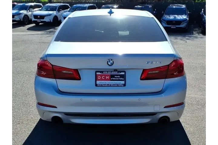 $15949 : BMW 5 Series 2019 530e iPerf image 5