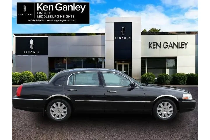 $12991 : Lincoln Town Car 2005 Signat image 8