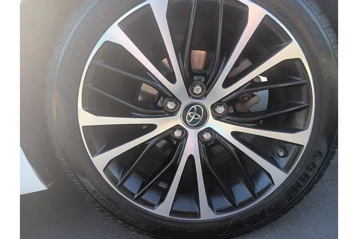 $17995 : Toyota Camry 2019 SE 4dr Sed image 6