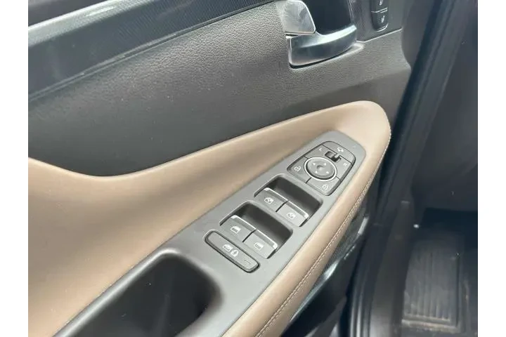 $31599 : Hyundai SANTA FE Plug-In Hyb image 9