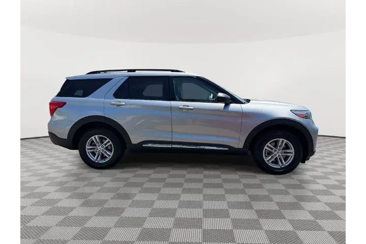 $24222 : Ford Explorer 2022 AWD XLT 4 image 3