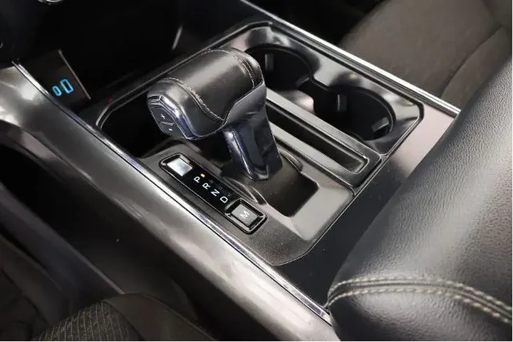 $35475 : Ford F-150 2023 4x4 XLT 4dr image 10