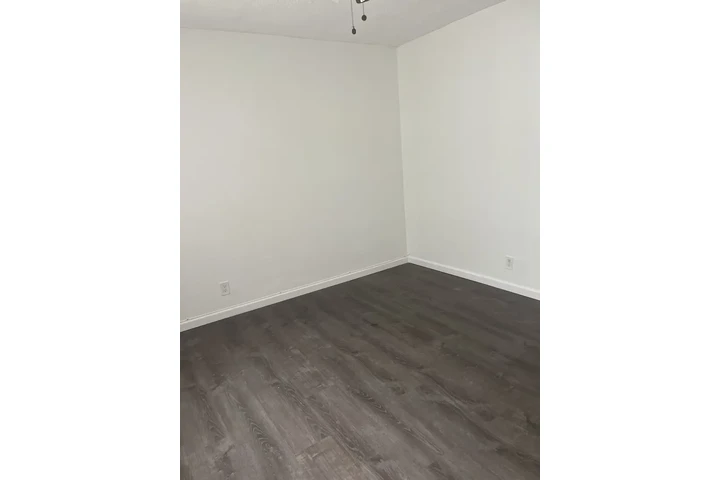 $1895 : WESTMINSTER APARTAMENTO image 7