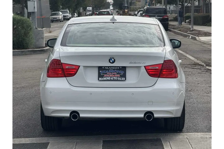 $12988 : 2011 3 Series 335d image 6
