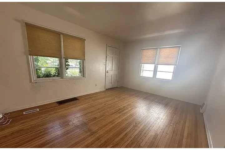 $1230 : HOUSE AVAILABLE IN SALT LAKE image 9