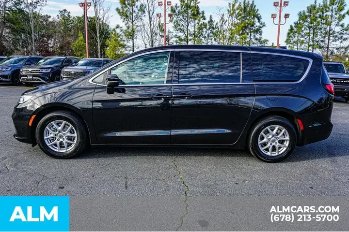 $23720 : Chrysler Pacifica 2023 Touri image 7