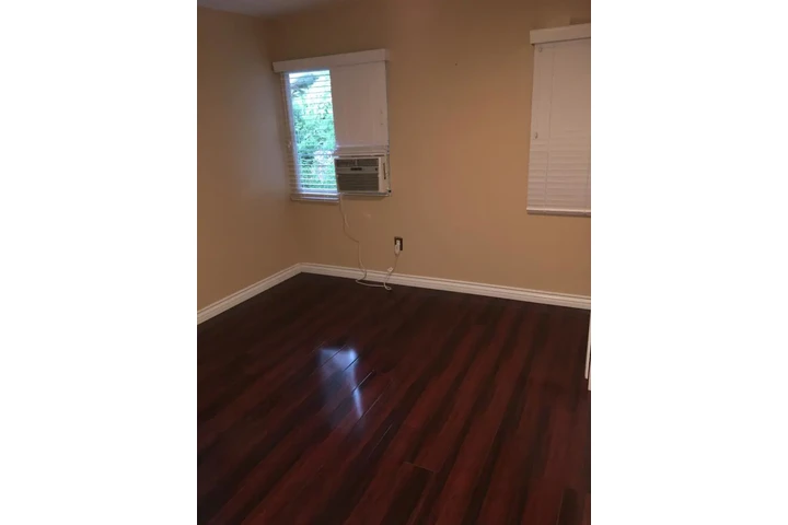 $750 : Rento Recamara image 3