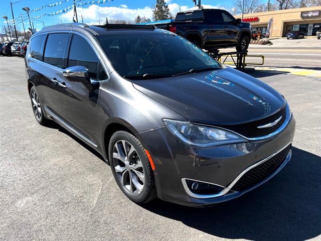 $23299 : 2017 Pacifica Limited FWD image 6