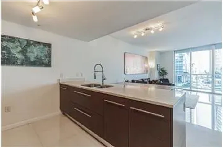 $4000 : Rental property with 1 bedro image 9