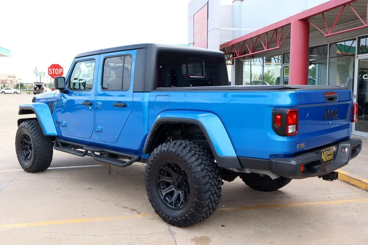 $38587 : 2022 Gladiator Willys 4x4 image 6
