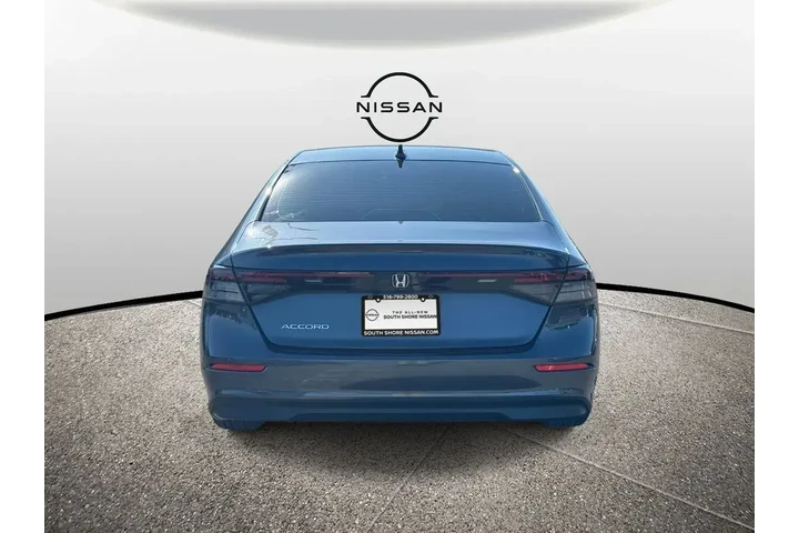 $22995 : Honda Accord 2024 LX 4dr Sed image 6