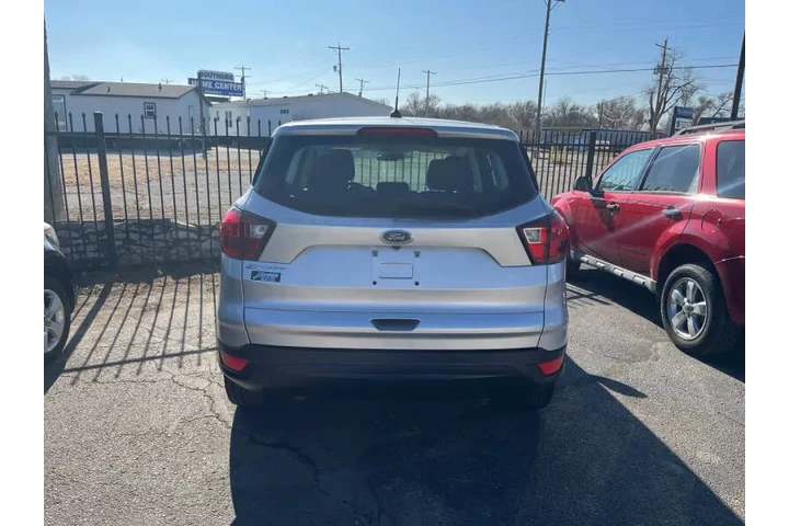 2019 Escape S image 3