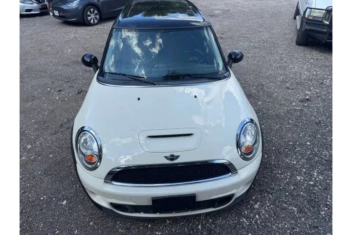 $6995 : 2011 MINI Cooper Clubman image 4