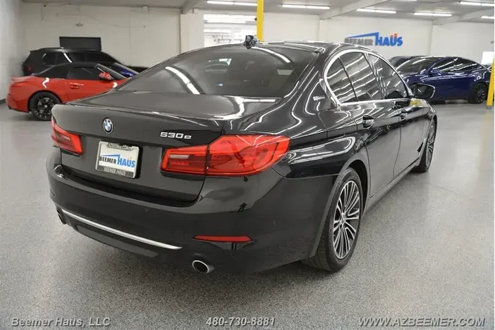 $17998 : BMW 5 Series 2018 530e iPerf image 10