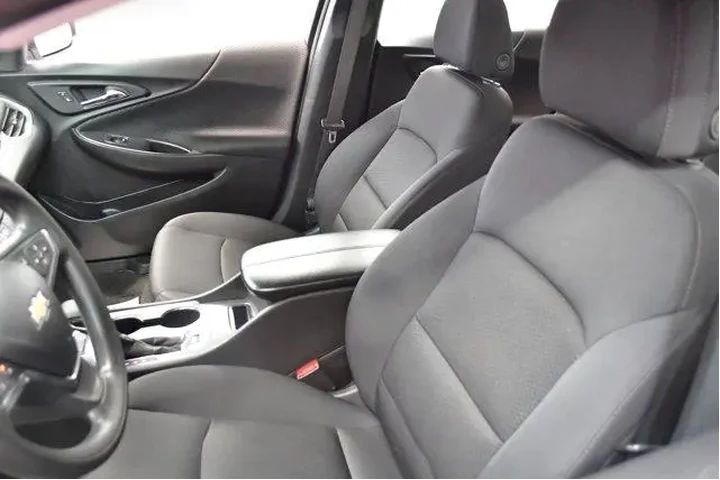 $17994 : Chevrolet Malibu 2024 LT 4dr image 9
