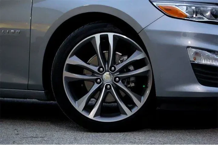 $21028 : Chevrolet Malibu 2024 LT 4dr image 3