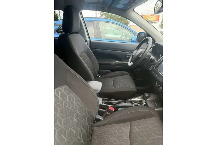 $11000 : Mitsubishi Outlander Sport S image 3