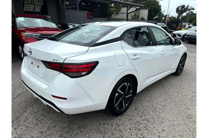 2024 Sentra SV image 6