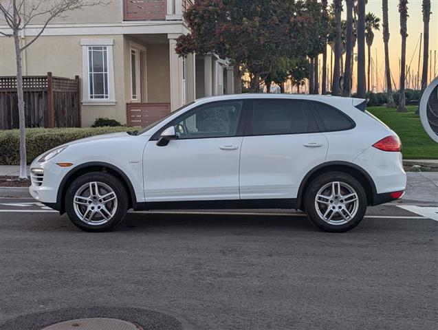 $13988 : 2013 Cayenne Diesel image 9