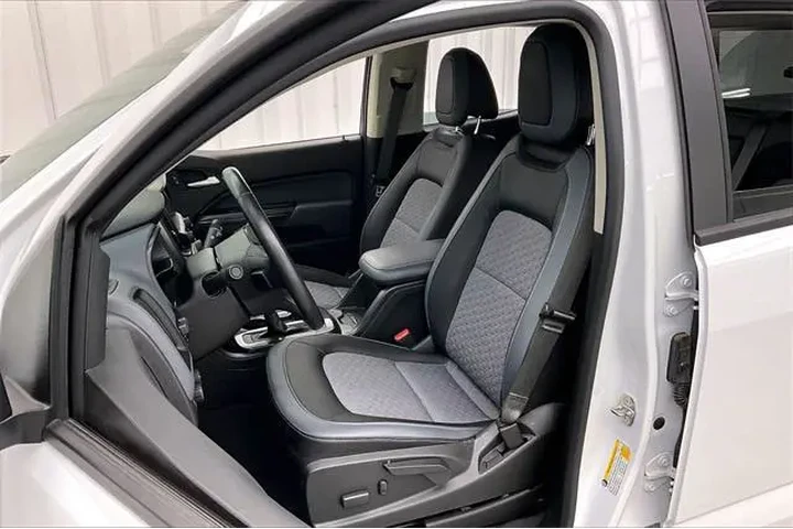 $29990 : Chevrolet Colorado 2019 4x4 image 8