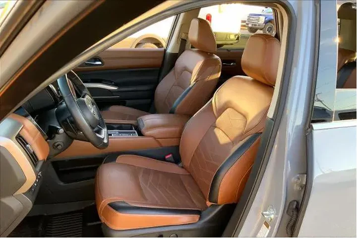 $37774 : Nissan Pathfinder 2024 Plati image 6