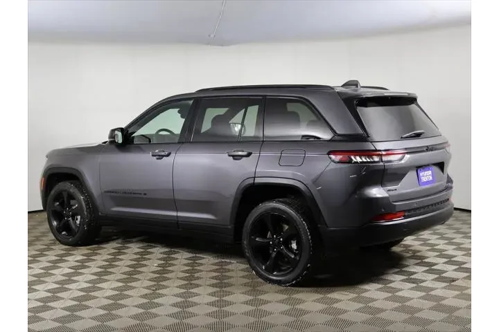 $29895 : Jeep Grand Cherokee 2023 4x4 image 8