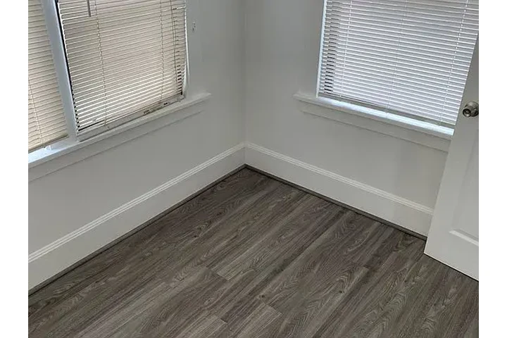 $1050 : Bell Gardens CA en buen estado image 9