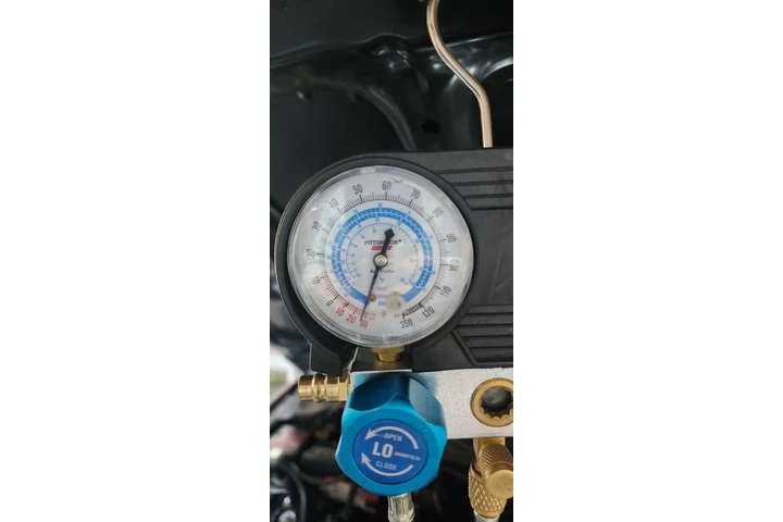 Técnico en a/c automotriz image 3
