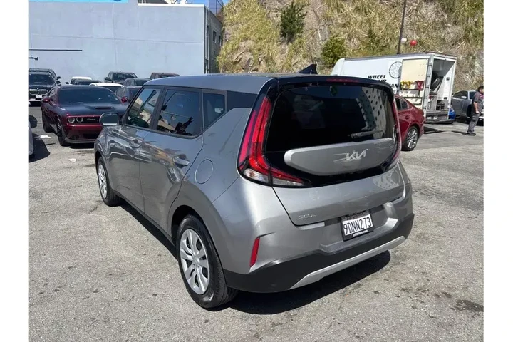 $16188 : Kia Soul 2023 S 4dr Crossove image 5