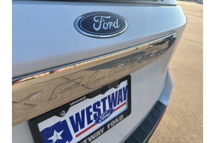 $27987 : Ford Explorer 2022 XLT 4dr S image 8