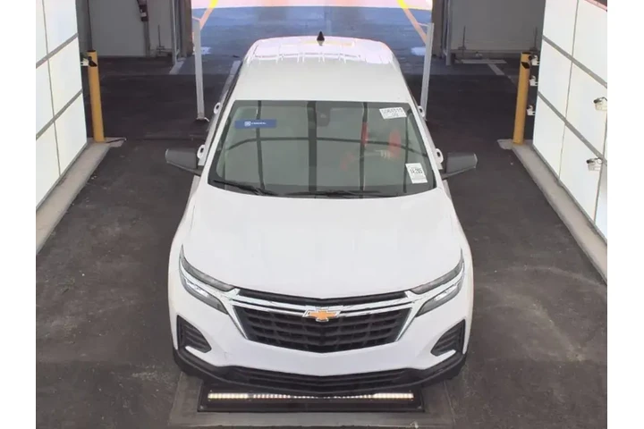 $19893 : Chevrolet Equinox 2024 LS 4d image 2