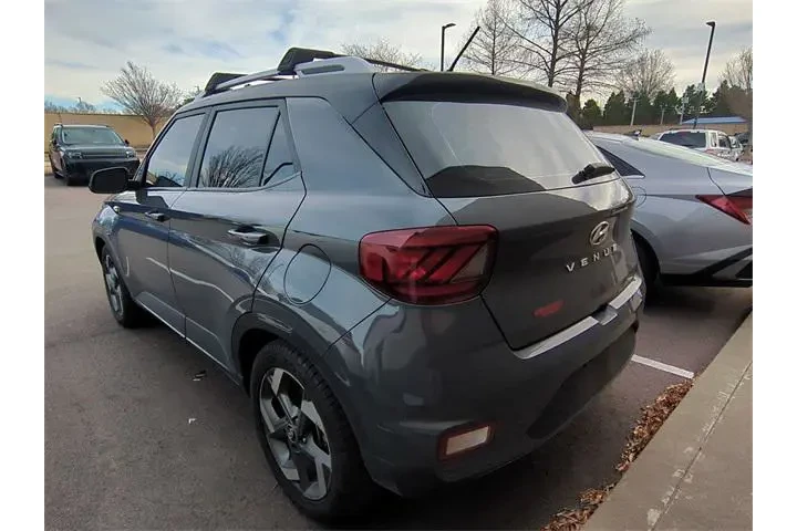 $18469 : Hyundai VENUE 2024 Limited 4 image 2