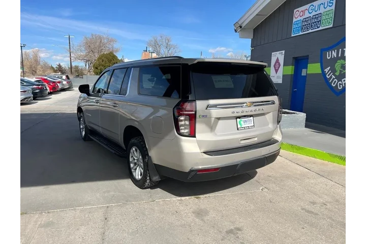 2021 Suburban LS 4WD image 7