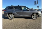$38874 : Toyota Highlander 2023 L 4dr thumbnail