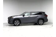 $26998 : Toyota Highlander 2021 AWD X thumbnail